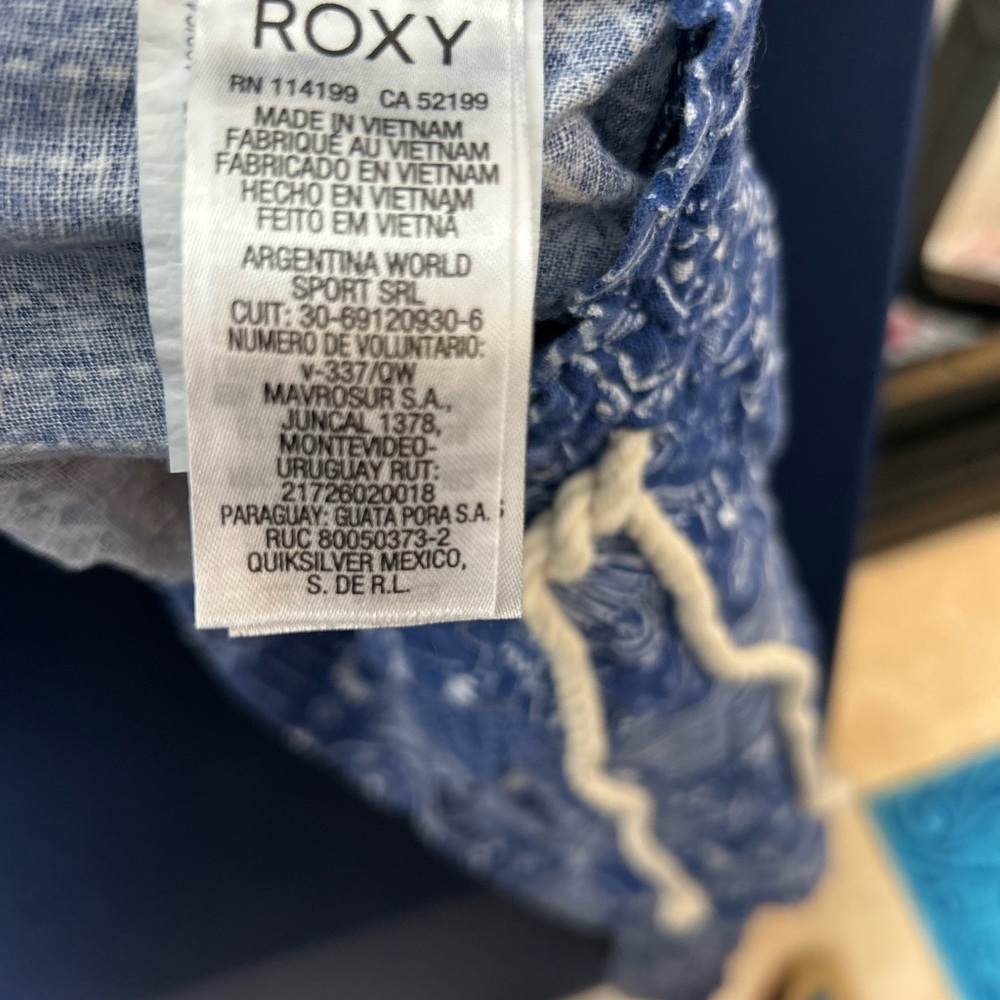 Roxy Women's Pants Color Blue & White Patterned Drawstring Pants Size Small - Picture 9 of 13